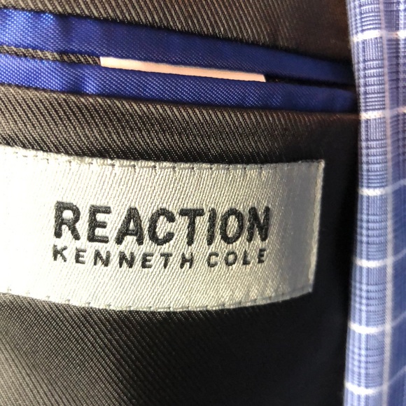 « SOLD »Kenneth Cole, Gray Shark skin suit. - Picture 4 of 8